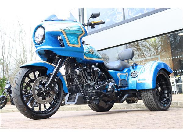 2024 HARLEY-DAVIDSON TRIKE FLRT FREEWHEELER