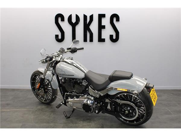 2025 Harley-Davidson Breakout