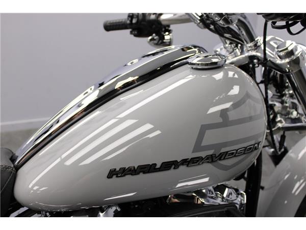 2025 Harley-Davidson Breakout