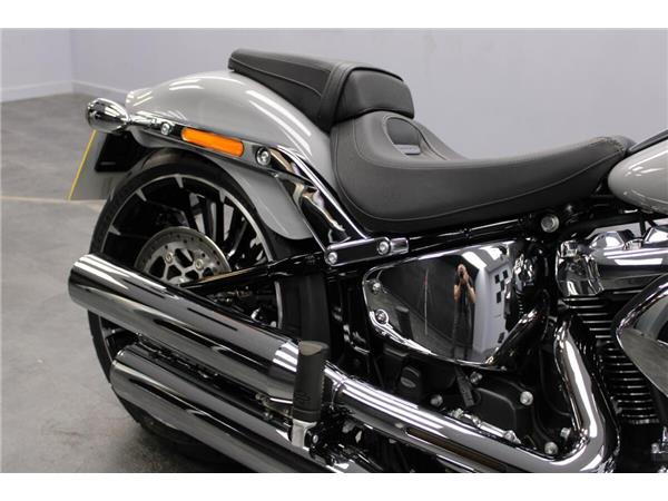 2025 Harley-Davidson Breakout