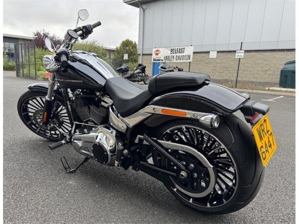 2025 Harley-Davidson Breakout