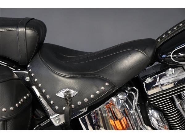 2015 HARLEY-DAVIDSON SOFTAIL FLSTC HERITAGE SOFTAIL CLASSIC