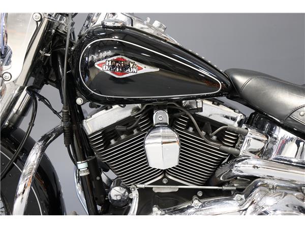 2015 HARLEY-DAVIDSON SOFTAIL FLSTC HERITAGE SOFTAIL CLASSIC
