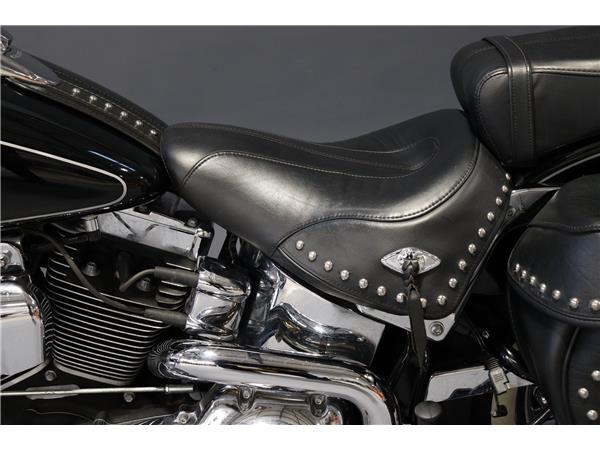 2015 HARLEY-DAVIDSON SOFTAIL FLSTC HERITAGE SOFTAIL CLASSIC