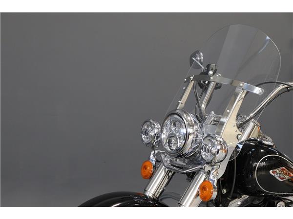 2015 HARLEY-DAVIDSON SOFTAIL FLSTC HERITAGE SOFTAIL CLASSIC