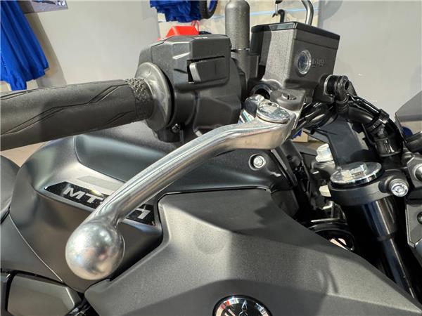 2025 YAMAHA MT-07 Y-AMT