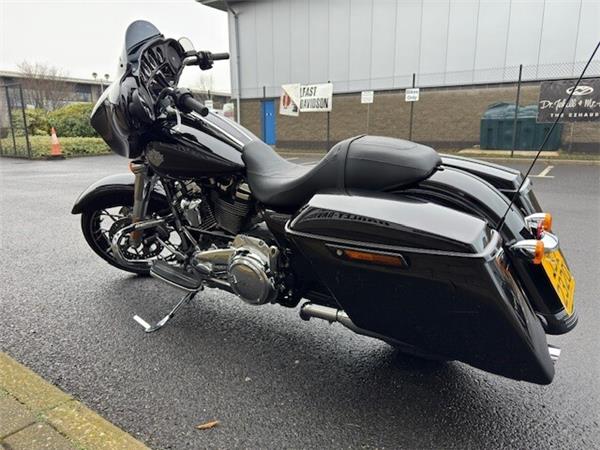 2021 Harley-Davidson Street Glide Special