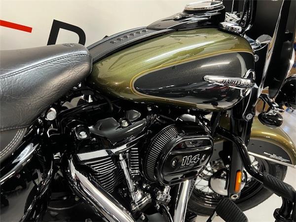 2018 HARLEY-DAVIDSON HERITAGE