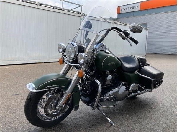 2016 Harley-Davidson Road King Classic FLHRC