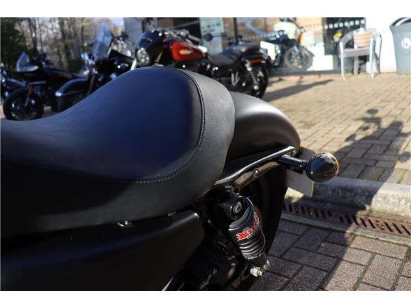 2011 HARLEY-DAVIDSON SPORTSTER XL883N IRON