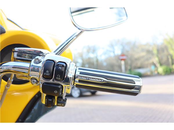 2013 HARLEY-DAVIDSON CVO FLHTCUSE7 SCREAMIN EAGLE ELECTRA GLIDE ULTRA CLASSIC