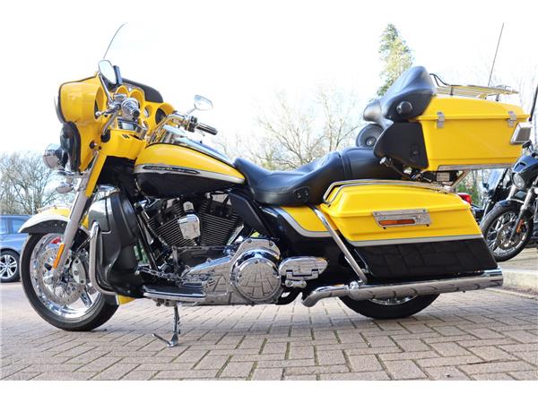 2013 HARLEY-DAVIDSON CVO FLHTCUSE7 SCREAMIN EAGLE ELECTRA GLIDE ULTRA CLASSIC