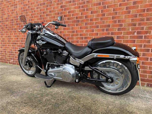 2017 Harley-Davidson Flfbs Fatboy 114 1868 18