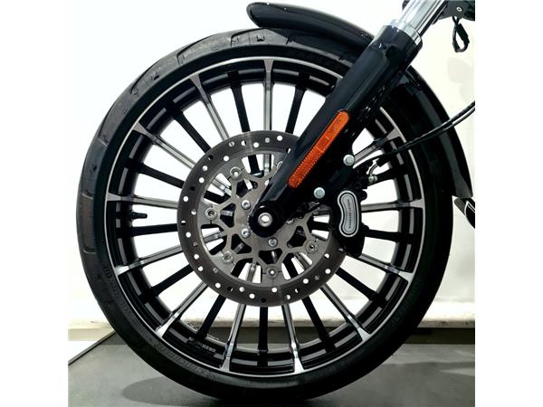 HARLEY-DAVIDSON BREAKOUT 117