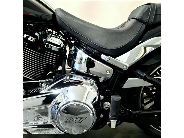 HARLEY-DAVIDSON BREAKOUT 117