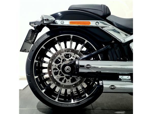 HARLEY-DAVIDSON BREAKOUT 117