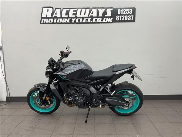 2025 YAMAHA MT-09 Y-AMT