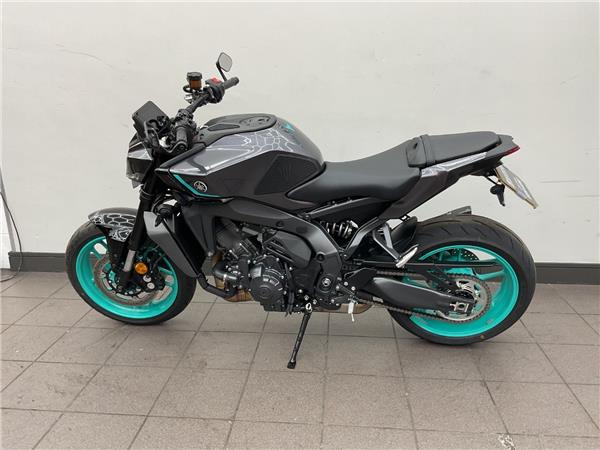 2025 YAMAHA MT-09 Y-AMT