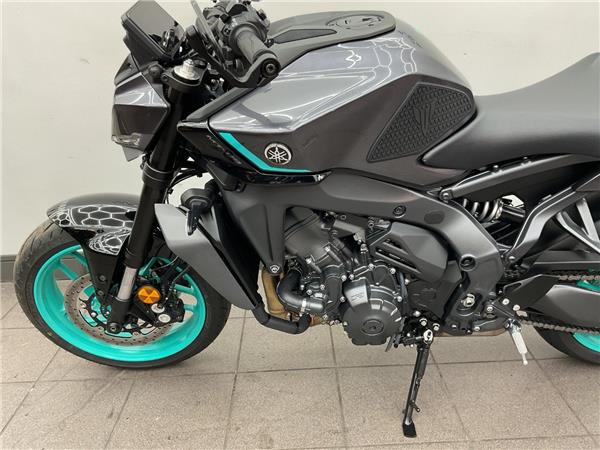 2025 YAMAHA MT-09 Y-AMT