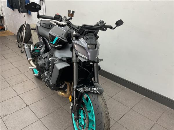 2025 YAMAHA MT-09 Y-AMT