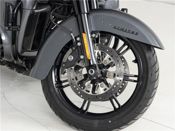 New Harley-Davidson FLHTK Ultra Limited Solid Colour Blacked out