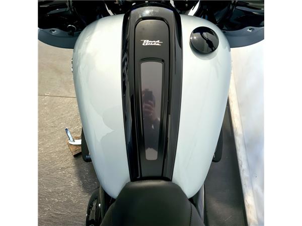 HARLEY-DAVIDSON ROAD GLIDE