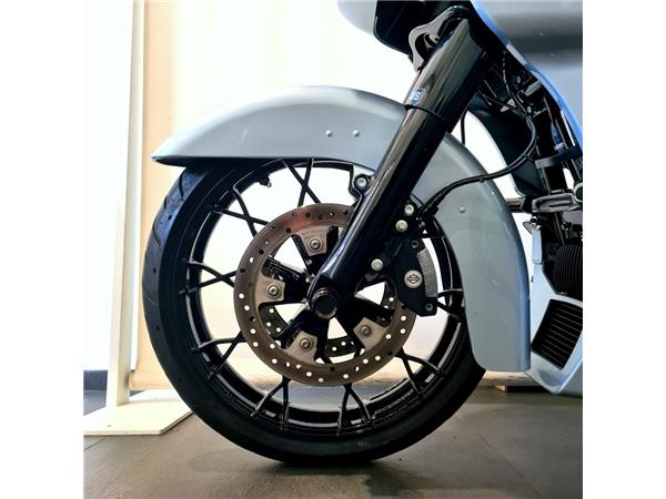 HARLEY-DAVIDSON ROAD GLIDE