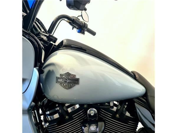 HARLEY-DAVIDSON ROAD GLIDE