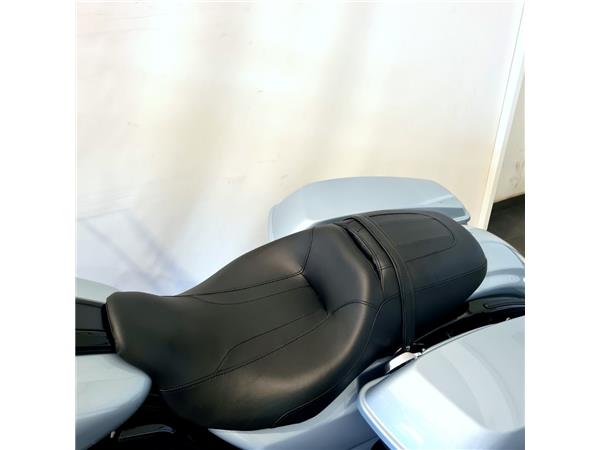 HARLEY-DAVIDSON ROAD GLIDE