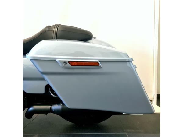 HARLEY-DAVIDSON ROAD GLIDE