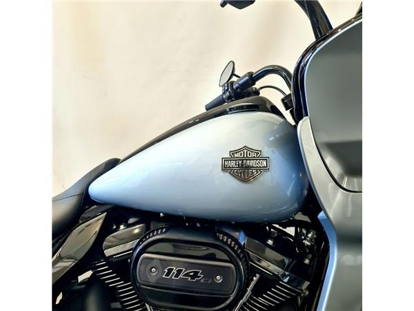 HARLEY-DAVIDSON ROAD GLIDE