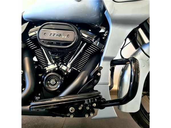 HARLEY-DAVIDSON ROAD GLIDE