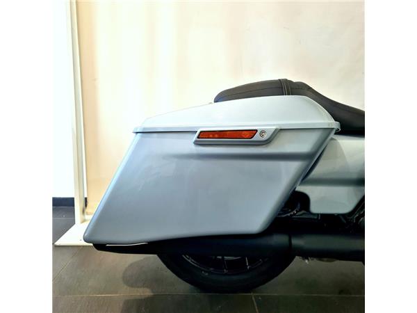 HARLEY-DAVIDSON ROAD GLIDE