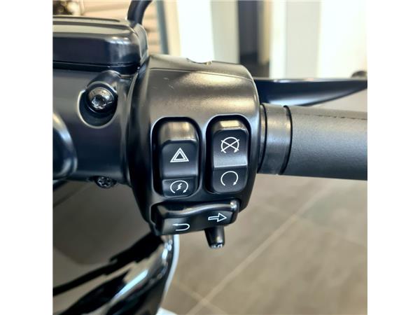 HARLEY-DAVIDSON ROAD GLIDE