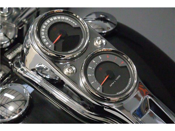 2019 HARLEY-DAVIDSON SOFTAIL FXLR LOWRIDER