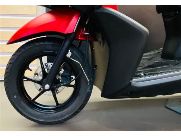 New Yamaha RAYZR RED