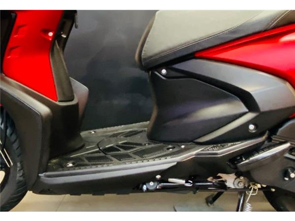 New Yamaha RAYZR RED