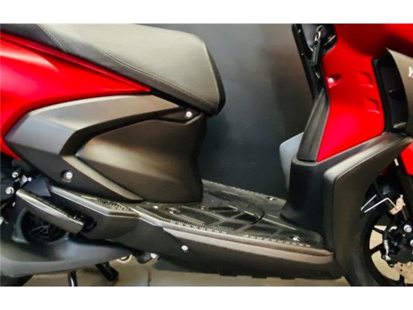 New Yamaha RAYZR RED