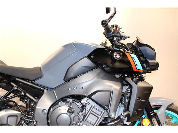 YAMAHA MT-10