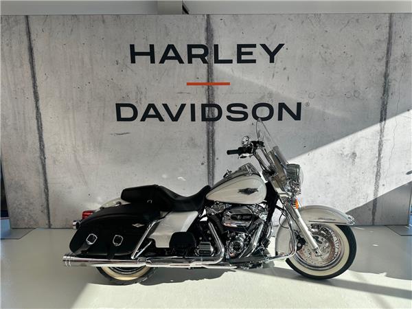 2017 harley-davidson FLHRC 1745 Road King Classic 107