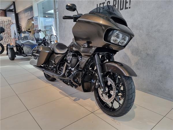 FLTRXS Road Glide Special 