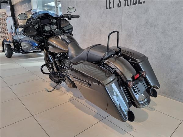 FLTRXS Road Glide Special 