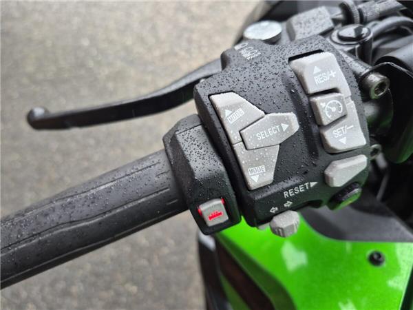 2025 KAWASAKI NINJA 1100 SX SE