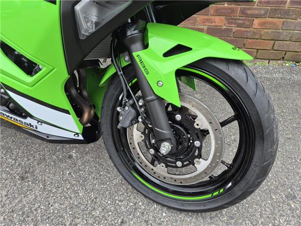 2025 KAWASAKI NINJA 500 SE