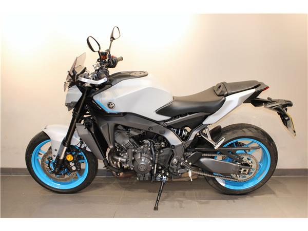YAMAHA MT-09