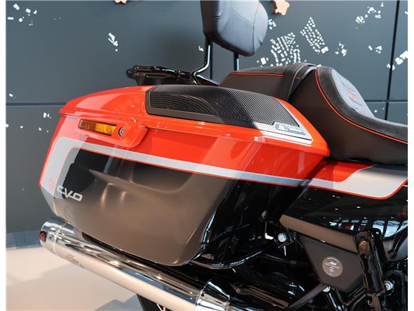 2024 harley-davidson FLHXSE Street Glide CVO 121