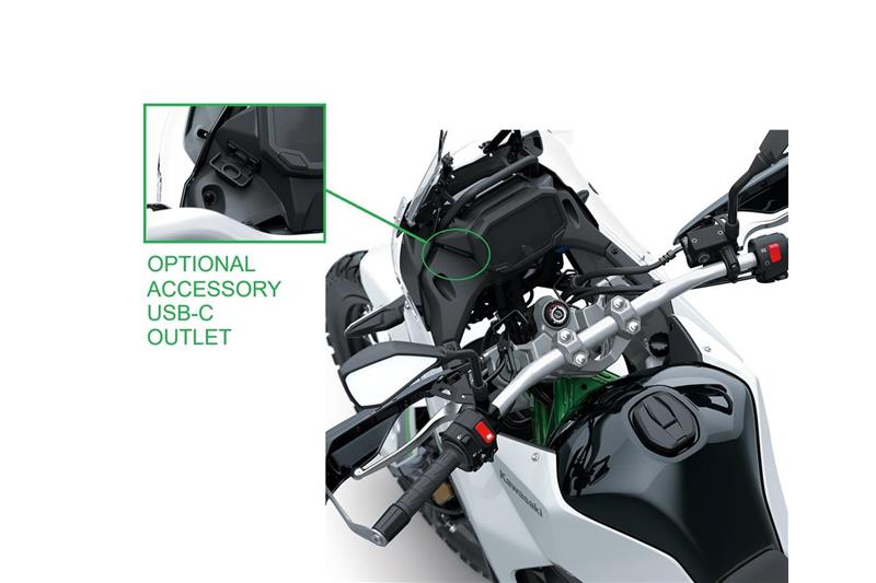 USB-C Outlet (Integrated)