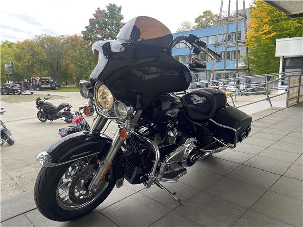 FLHRC Road King Classic mit Penzl Auspuff