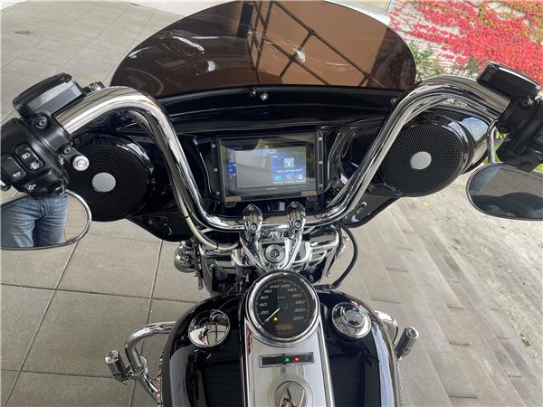 FLHRC Road King Classic mit Penzl Auspuff