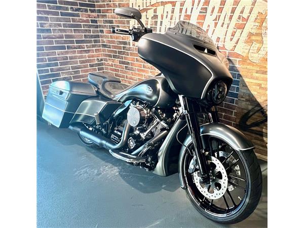 2019 harley-davidson FLHXS Street Glide Special 114